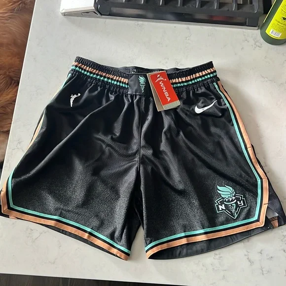 Nike New York Liberty Shorts - Picture 1 of 5